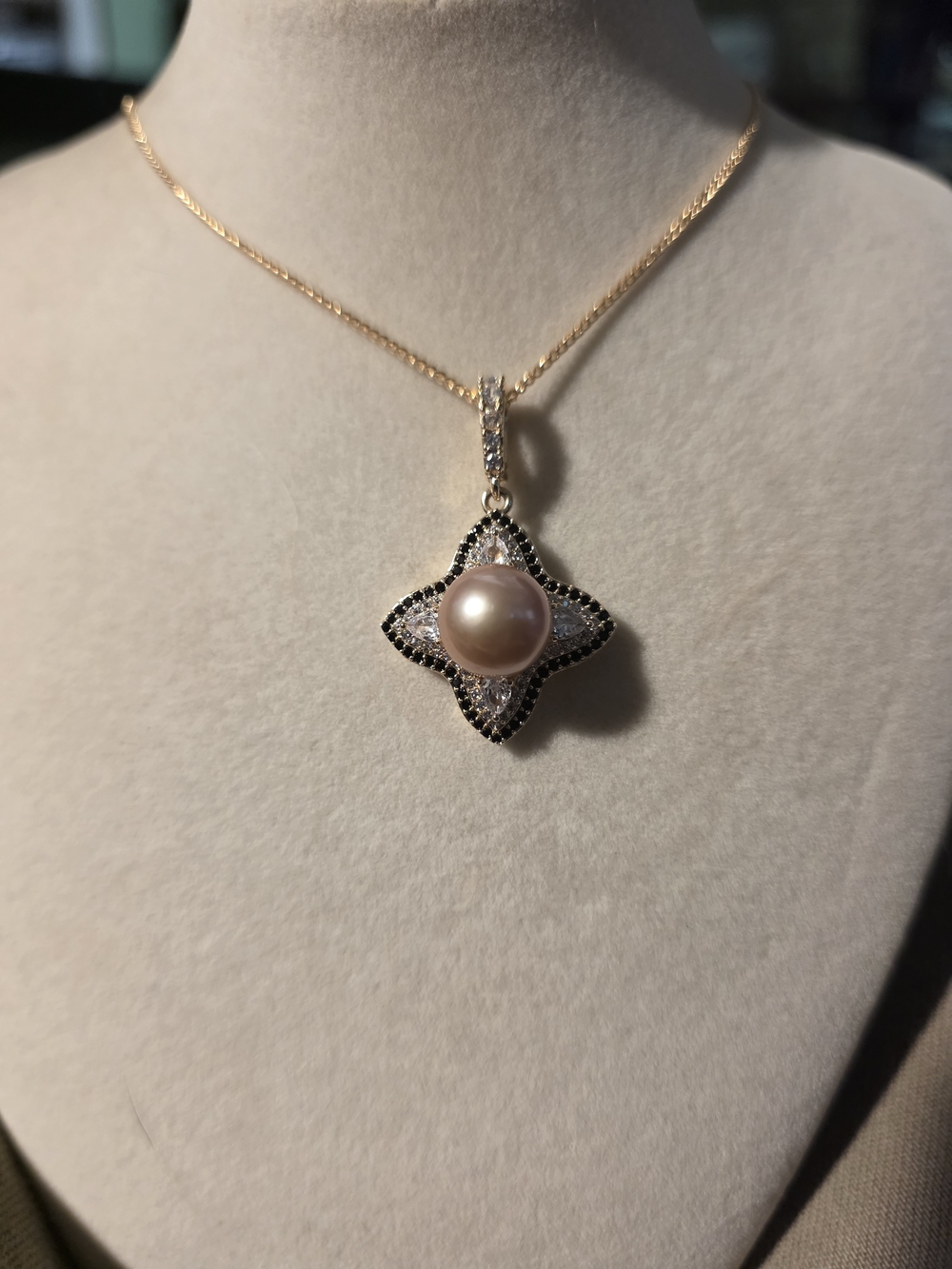Champagne Pearl Star Pendant Necklace - Elegant Women’s Jewelry